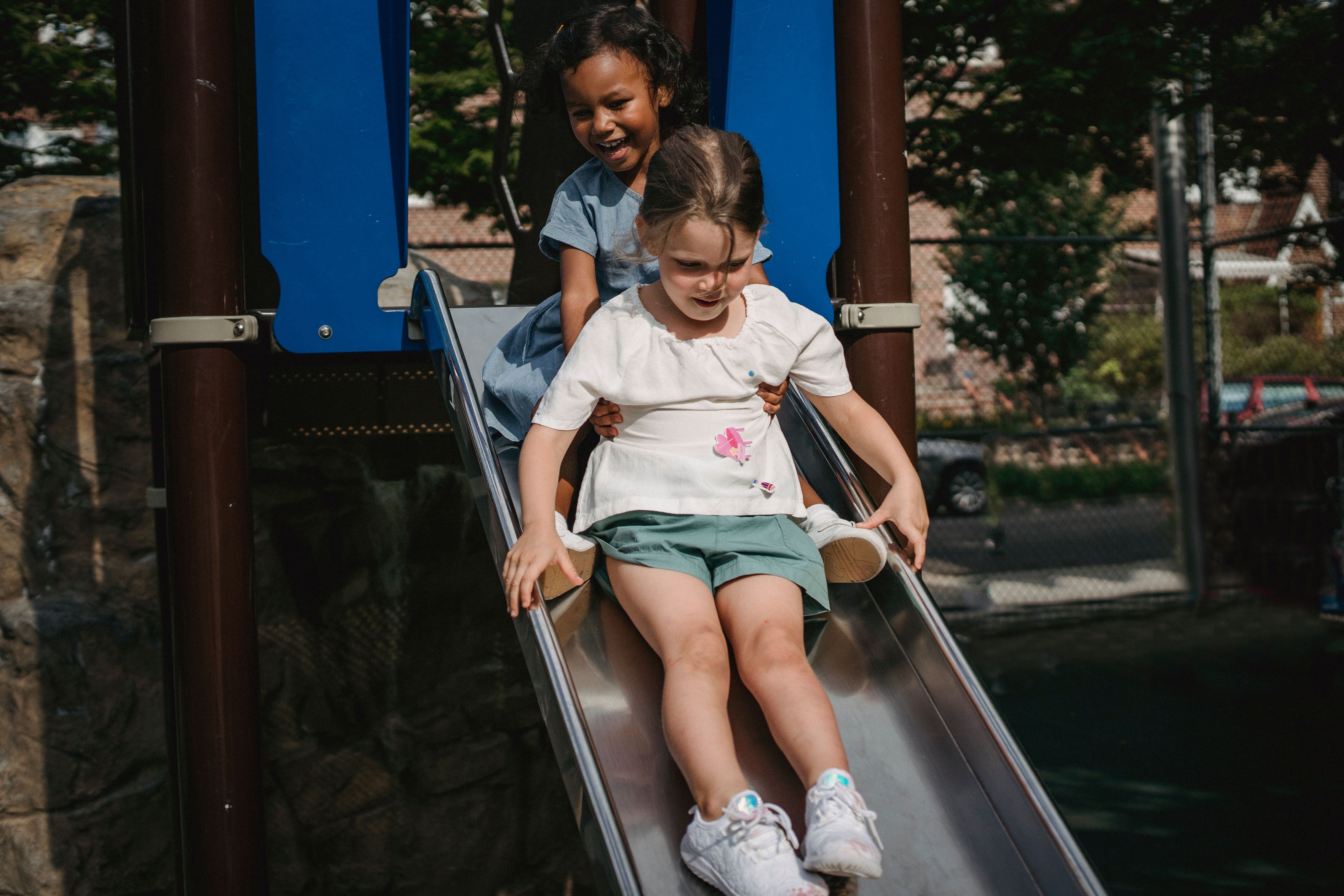 2 Reasons to Continue Speech Therapy in the Summer for Kids With Receptive Expressive Language Disorder